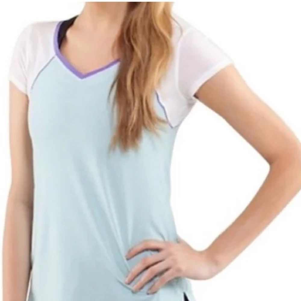 Lululemon 🍋 Women's Blue and White V neck Top